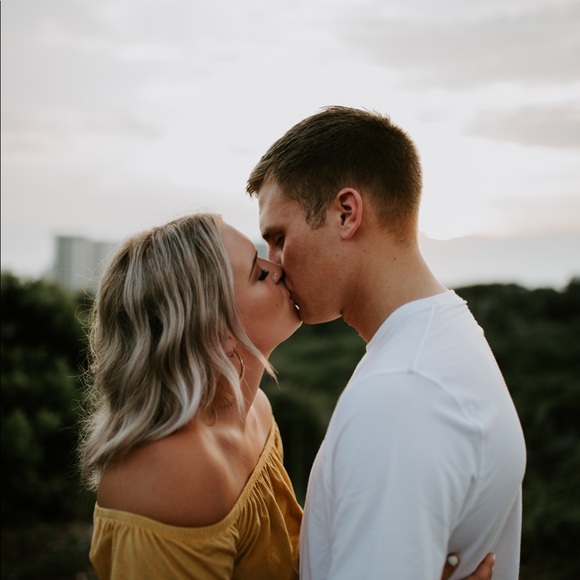 Meet your Posher, Beth - Picture 1 of 1